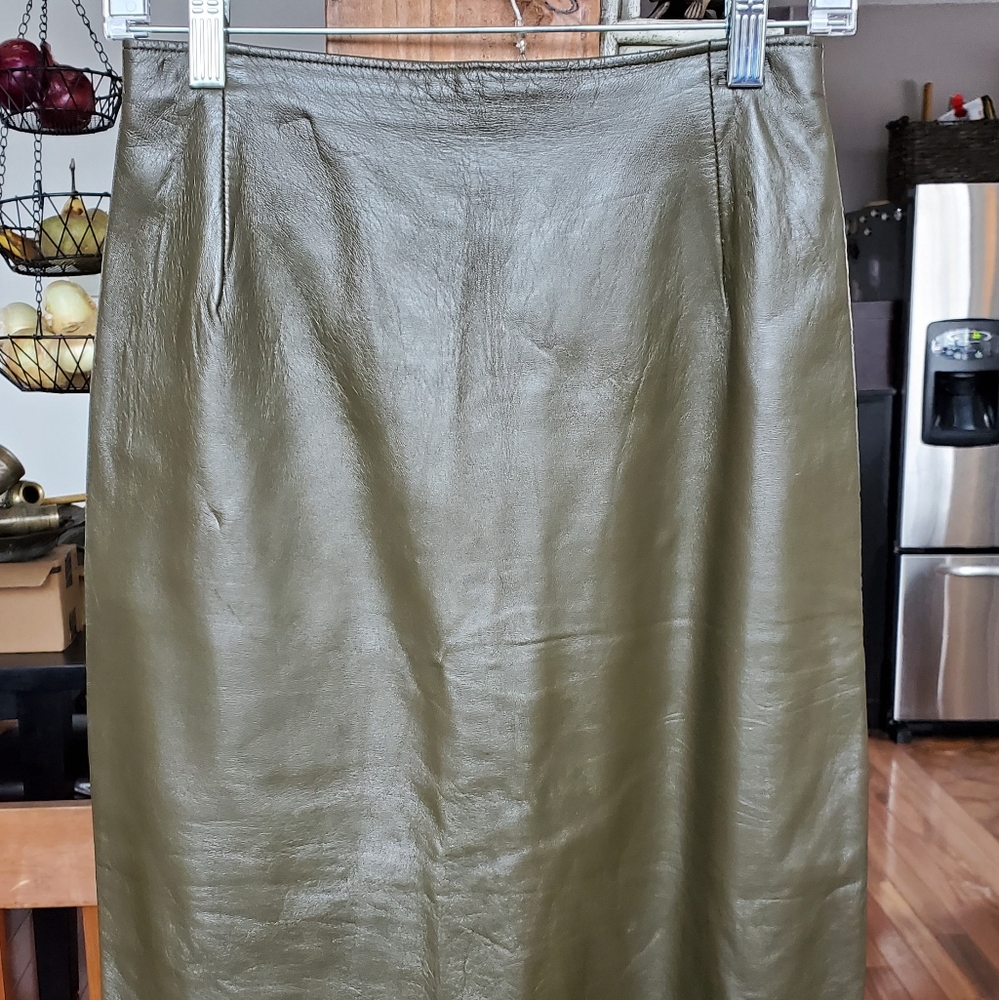 Firenze Santa Barbara olive green leather skirt